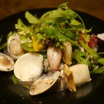 TANA - ヒイカ・ハマグリ・つぶ貝の温サラダ（1,260円）