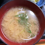 とんかつ美沢 - 白菜と油揚げの味噌汁