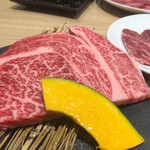 薬膳火鍋と焼肉食べ飲み放題 新橋 嵐 - 