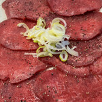 河伯菜館 - 厚さが嬉しいタン塩