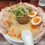 ラーメン魁力屋 - 味玉入坦々麺、チャーシュー