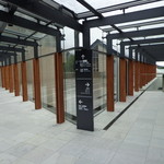 TJK箱根の森 - 左側が会議室・研修室。右側が客室のある棟。