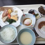 TJK箱根の森 - 朝食はバイキング。飲み過ぎにはお粥がいい。