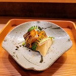 すし処 みや古分店 - カマスは皮目を炙り、鹿児島の筍、このわた、木の芽