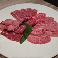 焼肉うしごろ 新宿三丁目店 - 