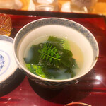 銀座 しのはら - ✽ お碗　蛤、ワカメと芹かな
