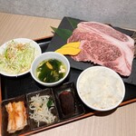 薬膳火鍋と焼肉食べ飲み放題 新橋 嵐 - 