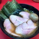 ラーメン 杉田家 - チャーシューメン<硬め>＋味付玉子
