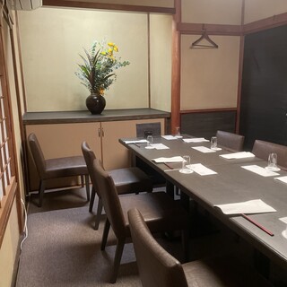 A tasteful private room in Kagurazaka