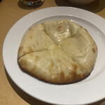 アジャンタ - この店でチーズクルチャ、初めてだね。