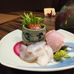 割烹 清風 - お造りの器のだるまさん