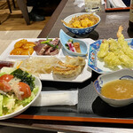 Hamanako Roiyaru Hoteru Daininguru-Mu Shiki - 夕食バイキング料理