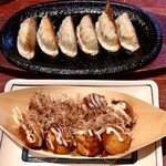串特急 - 揚げ焼き餃子 ウマイ、熱いからヤケド注意
たこ焼きもうま〜い。