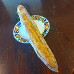 POURQUOI - 『レトロバゲット』、美味しいのはもちろんですが、見た目も模様が美しいフランスパンです。