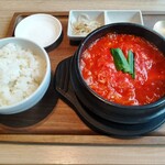 韓国家庭料理スリョン - 自家製豆腐のスンドゥブ定食 1,100円 ♪