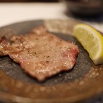 肉 听 - 黒毛和牛のタン塩