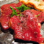 焼肉・ホルモンこそっと - ハツ（ハーフサイズ）は刺身でいきたいほど血抜きの処理から素晴らしい