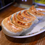 中華一 龍王 - ギョウザ@税込450円