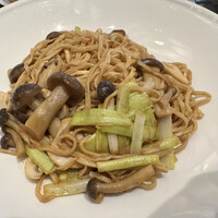 家寶 跳龍門 - 煮込みイーフーメン　黄ニラがいい味出している　ソースも旨い