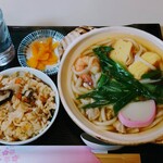 松島家 - 料理写真:令和5年2月
日替わりおすすめランチ 1000円
鍋焼きうどん、五目かやくごはん、つぼ漬