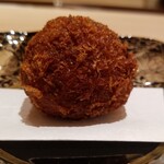 江戸焼肉 - メンチカツ　サーロインとハラミを手切りして、テールスープ、塩で味付け。