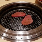 江戸焼肉 - 純血但馬万葉牛のシャトーブリアン　繊維にそった肉味を感じるカット