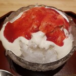 江戸焼肉 - いちごと杏仁豆腐のかき氷　