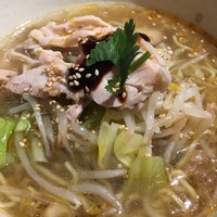 天厨菜館 渋谷店 - よだれ鶏汁そば　だいぶ冷めてた