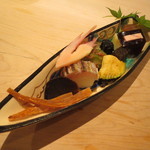 くろぎ - 八寸：棒寿司、沢蟹、水茄子、ばち子、季のもの色々