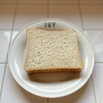 くじゃくベーカリー - 全粒粉食パン