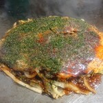 もみじ - 料理写真:肉玉うどん