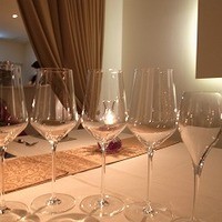 エスパース ソシアル ル サロン - Vins Completsで用意されたグラス