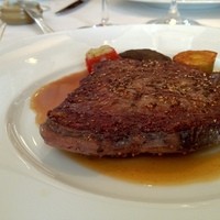 レストラン アラジン - フランス産牛のフィレ肉のソテー。正式名称は失念。プラス1,000円。