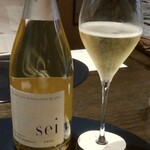 ケンゾーエステイトワイナリー - 清 sei　ボトル(16,720円)グラスを彩る星屑のようなきらめき