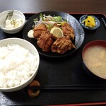 ごはん処 たけまる - から揚げ定食(ご飯大盛無料)880円