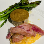 フォリオリーナ・デッラ・ポルタ・フォルトゥーナ - 奥の円筒はフランです