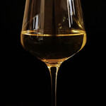 トラットリア ジッリ - グラスワインも豊富です。この日はアメリカのシャルドネを頂きました。