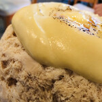 サカノウエカフェ - こちらも安定のたっぷりもったりお芋ソース！一口食べればもう至福〜♡