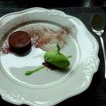 無彩庵　池田 - ～デザート～バローナ・エキストラビターの生チョコ・葛　グリンピースとミントのグラス