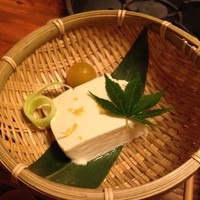 浅草一文 別館 - 塩をかけていただくお豆腐