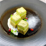 パティスリー＆ブーランジェリー ラ・パルム・ドール - 抹茶とユズ＠小豆入りカスタードをサンドした抹茶生地、柚子クリーム、抹茶ムースの多層仕立て