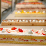 パティスリー＆ブーランジェリー ラ・パルム・ドール - ショーケース（2023.2）