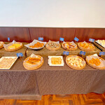 パティスリー＆ブーランジェリー ラ・パルム・ドール - パンコーナー＠後から出来立て追加もいくつか