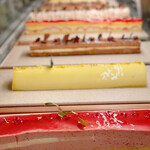 パティスリー＆ブーランジェリー ラ・パルム・ドール - ショーケース（2023.2）