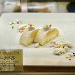 パティスリー＆ブーランジェリー ラ・パルム・ドール - スノーホワイト＠マスカルポーネムース、ベルガモットの香るレモンクリームとレモンジュレ