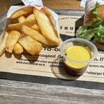 ファットバーガー - チリチーズバーガー　ファットポテト