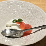 日本料理FUJI - 酒粕のムース。苺の爽やかさがぴったりです。