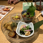 Kodawarimon Ikka - おばんざい、ユッケ、ゆで落花生、紅はるか、ベビホタテ、ブロッコリーの天ぷら、どれも美味