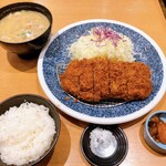 Tonkatsu Inabawakou - 厚さの旨み (200g) ロースかつ定食