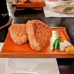 郷土料理ともん - 特大の焼きおにぎり